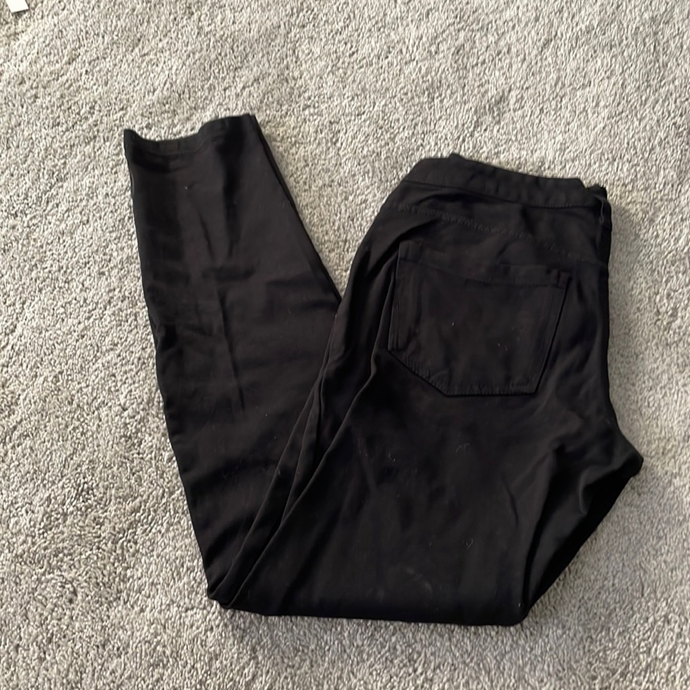 Black pants (size 27).